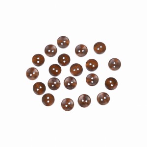 10szt okrągłe gładkie drewniane guziki z dwiema dziurkami brązowe 13mm